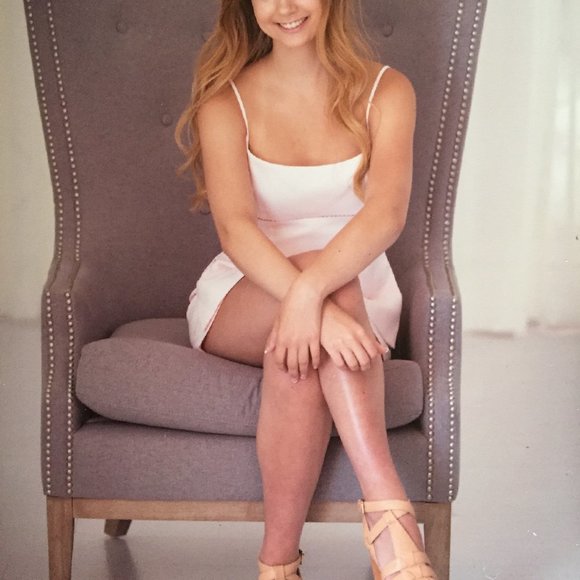 BEBE Beautiful 2-Pc Pink Top and Skirt Set Sz 8 - Picture 2 of 16